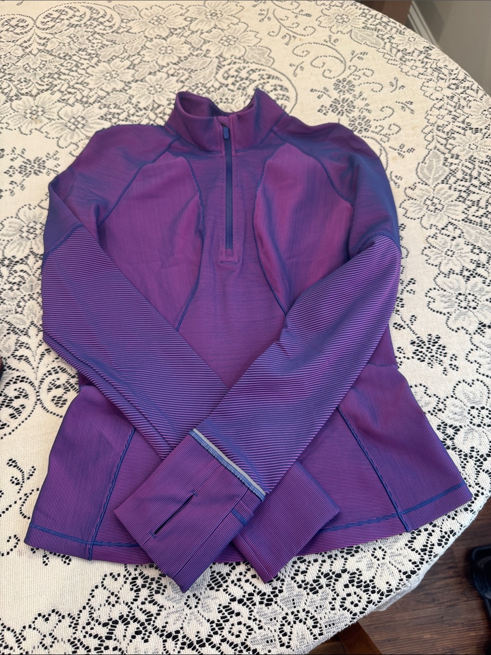 Women’s Lululemon half zip jacket size 8